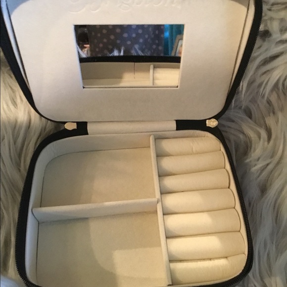 New Jewelry Box 🎈SALE - Picture 4 of 5